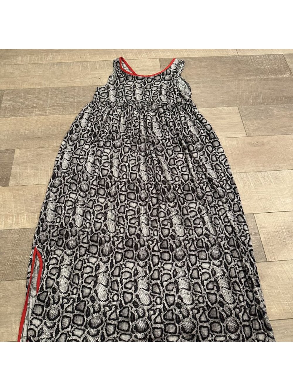 CACIQUE WOMENS SNAKE SKIN PRINT BLACK RED NIGHT GOWN 18/20